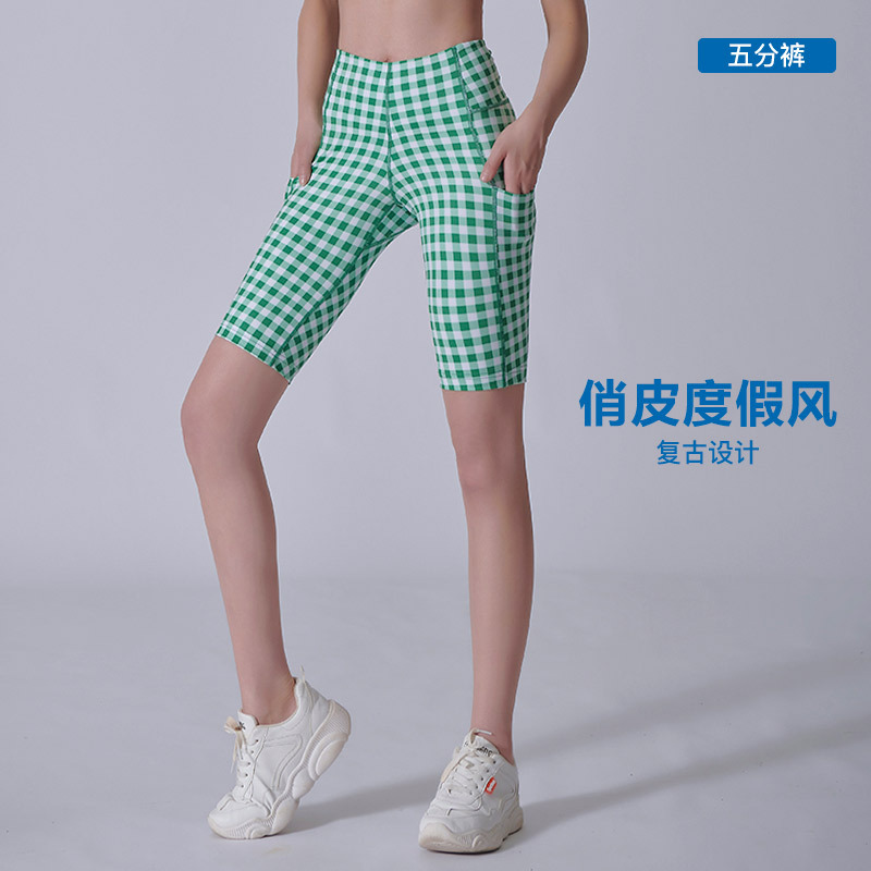 2025年春夏季女歌手明星时尚细格子复古风收腹提臀短款运动五分裤