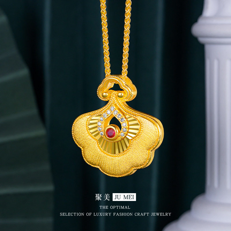 轻奢设计感黄金色意大利拉丝工艺车花点钻扇形吊坠精致女士锁骨链