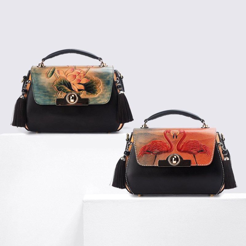 荷塘荷花火烈鸟皮雕文艺女包