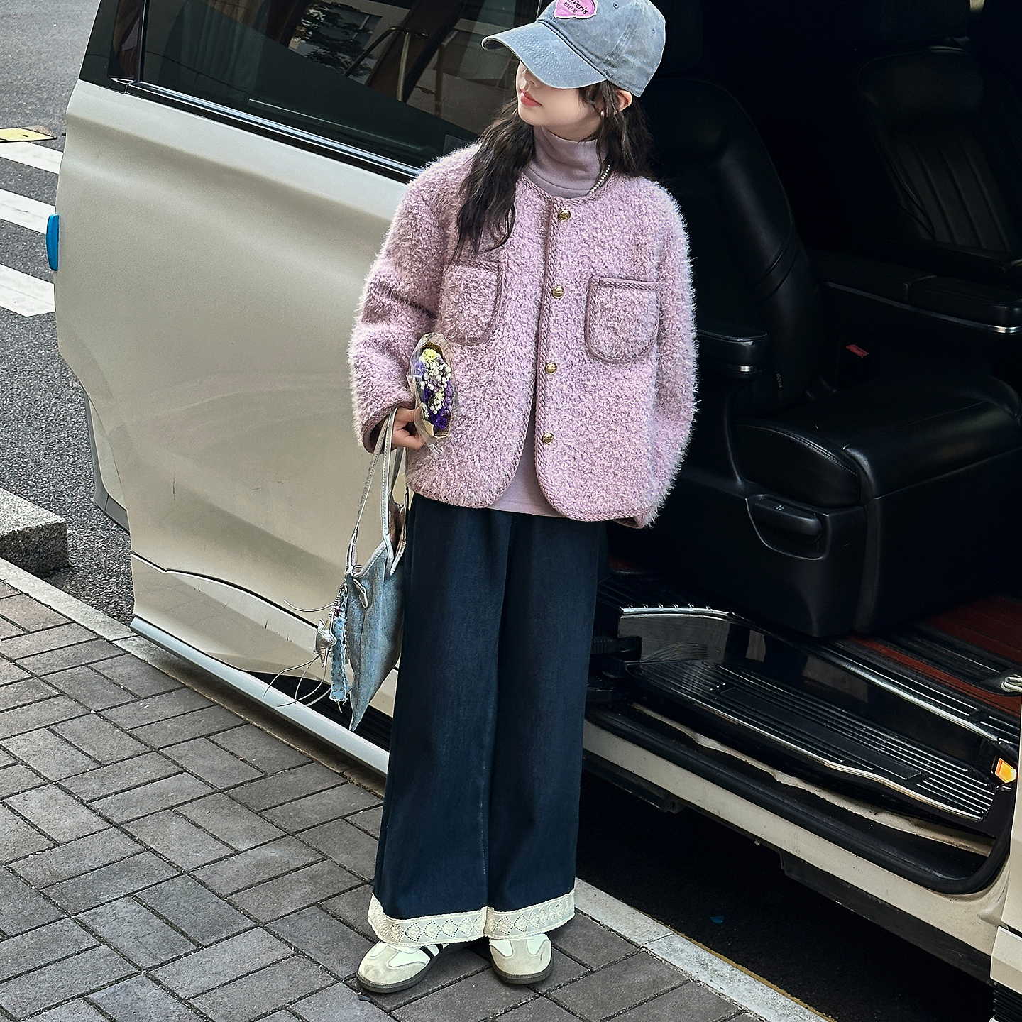 女童秋冬毛毛衣套装2025新款女孩针织打底衫加绒牛仔裤外套三件套