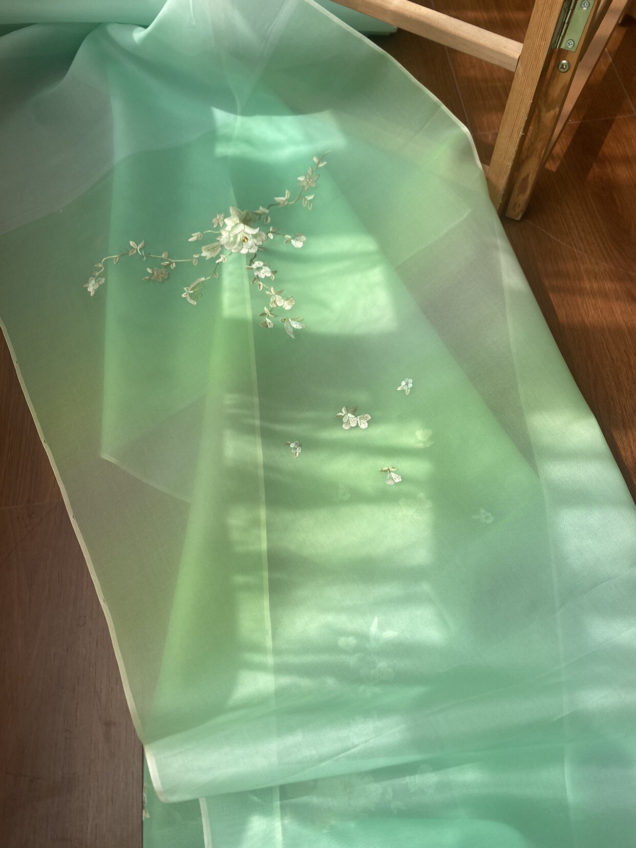绿色渐变真丝绡桑蚕丝苏绣衣料老绣手绣面料布料汉服来料旗袍中式
