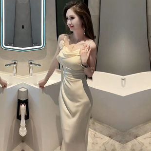 法式名媛性感吊带连衣裙女2026夏季新款立体花朵设计气质飘带长裙