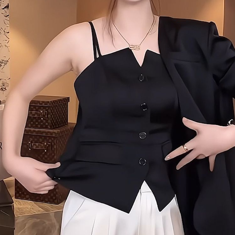 黑色修身背心吊带单排扣内搭上衣