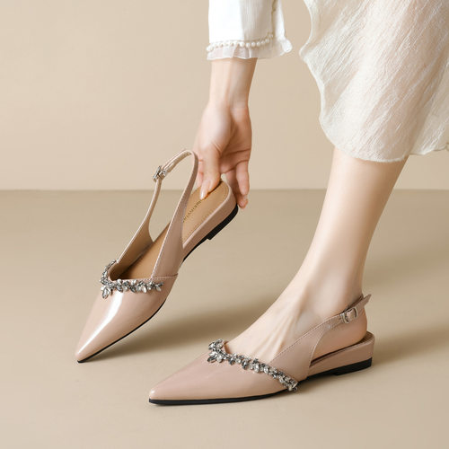 2026新款尖头水钻平底包头凉鞋女