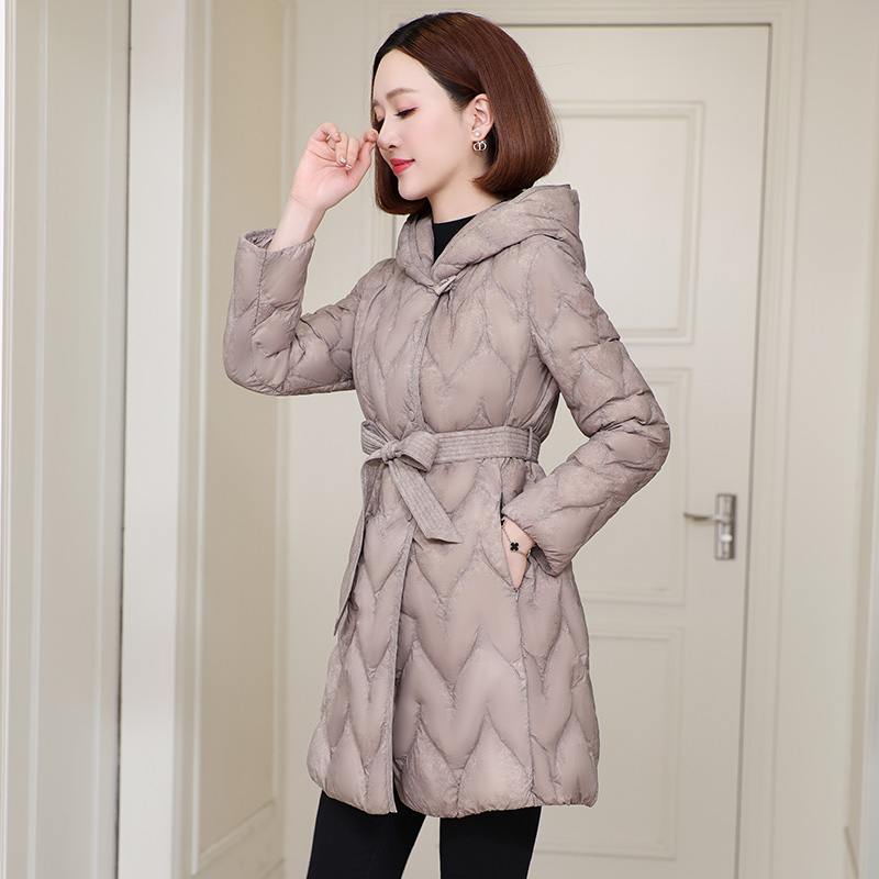 高端轻薄连帽羽绒服女