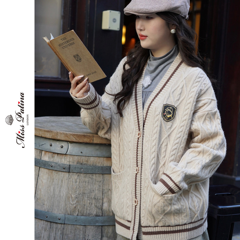 MP英伦复古 福尔摩斯猫徽章经典学院风麻花毛衣开衫百搭冬季新款