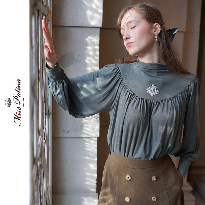 MP爱德华风格上衣搭配半裙开衫