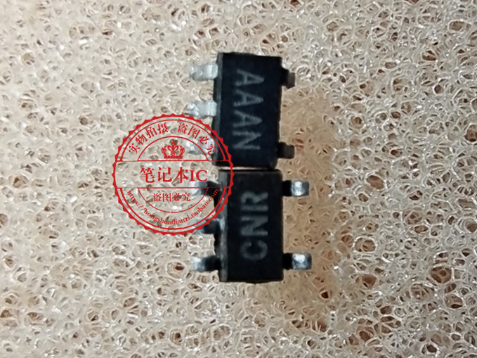 MAX824LEUK+T  丝印AAAN  SOT23-5  新的