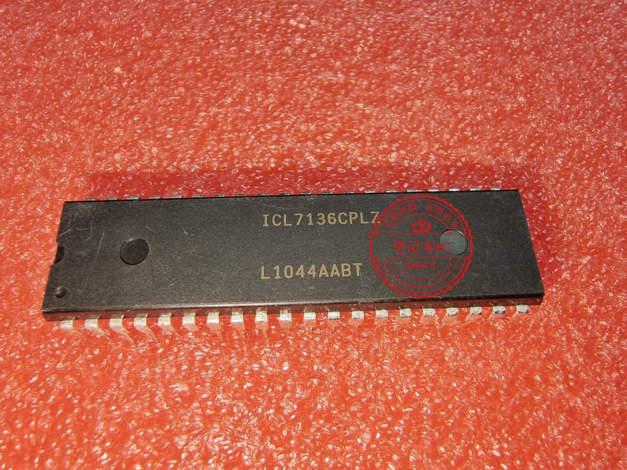 ICL7136CPLZ   ICL7136CPL 直插DIP40   新的  一个起拍
