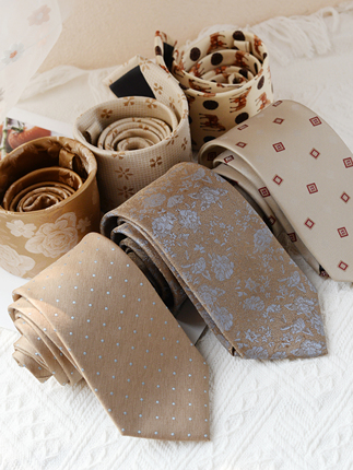 Soft Light Brown Tie Shirt for Men and Women, Casual Matching with a High-End Champagne Color, Artistic Jacquard, Fashionable Off-White Temperament