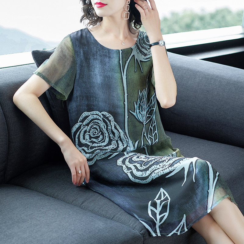真丝香云纱中长款年轻款妈妈连衣裙券后80.00元