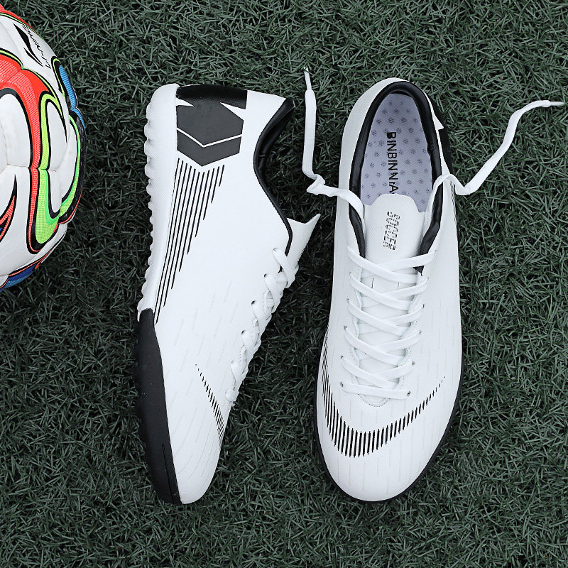 白色兒童足球鞋男碎釘女 成人長釘訓練比賽球靴 學生防滑耐磨釘鞋在類目 運動鞋new, 足球鞋中 - 來自Buy2taobao.com提供專業的淘寶代購服務