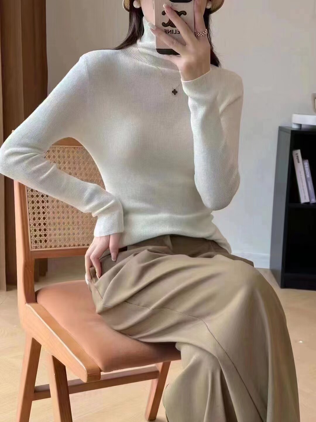 堆堆领水溶羊绒纯色修身高