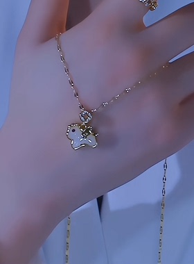 镶钻猫眼石小马吊坠锁骨链2026马年本命年生肖项链简约时尚配饰潮