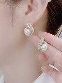 一生钟爱银针耳钉高级感珍珠微镶耳环2022年新款 潮时尚 气质耳饰女