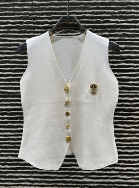 高级感白色V领针织背心女无袖SC异形金属扣西装马甲叠穿针织衫
