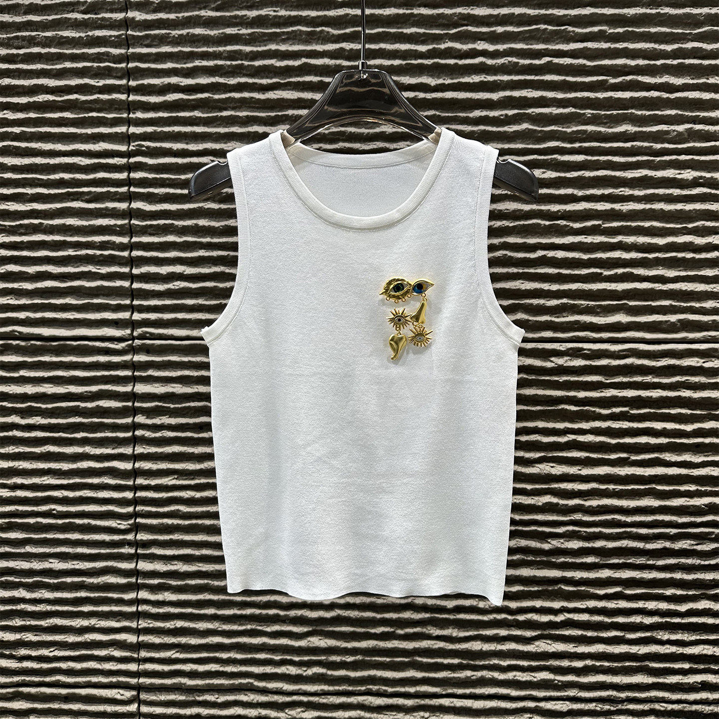 白色针织背心女无袖修身显瘦胸前SC异形金属扣装饰小众背心上衣