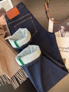 2023秋冬抓绒保暖大码牛仔裤女梨型身材胖妹妹mm显瘦宽松直筒裤子