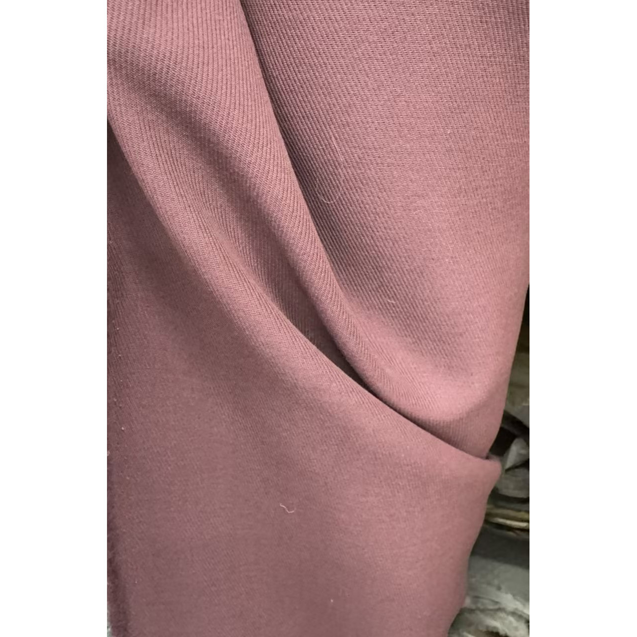 AGN 羊毛面料 深紫色斜纹外套布 幅宽142厘米 546G/M