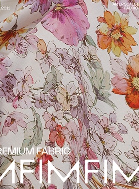 大牌同厂 朗*同款 棉质面料白色底印花服装布料 宽136CM