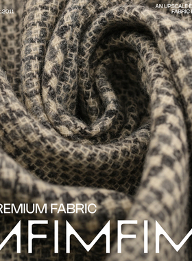 G&CC面料 .WV初剪羊毛黑蓝白色格纹外套面料幅宽152CM 430G/M