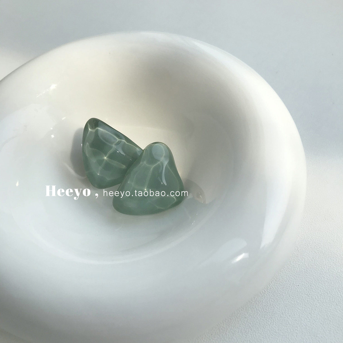 heeyo 瓦尔登湖/ 温柔复古气质银耳钉耳饰清新几何蓝绿色耳夹耳环 - 实物图
