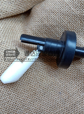 适用于奔驰W203 W211 C200 C240 E240 E280雨刮喷水壶水位传感器