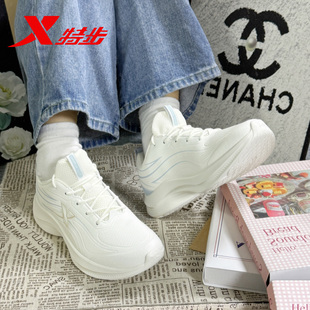 特步女鞋跑步鞋女款2025冬季新款初中生透气运动鞋轻便软底休闲鞋