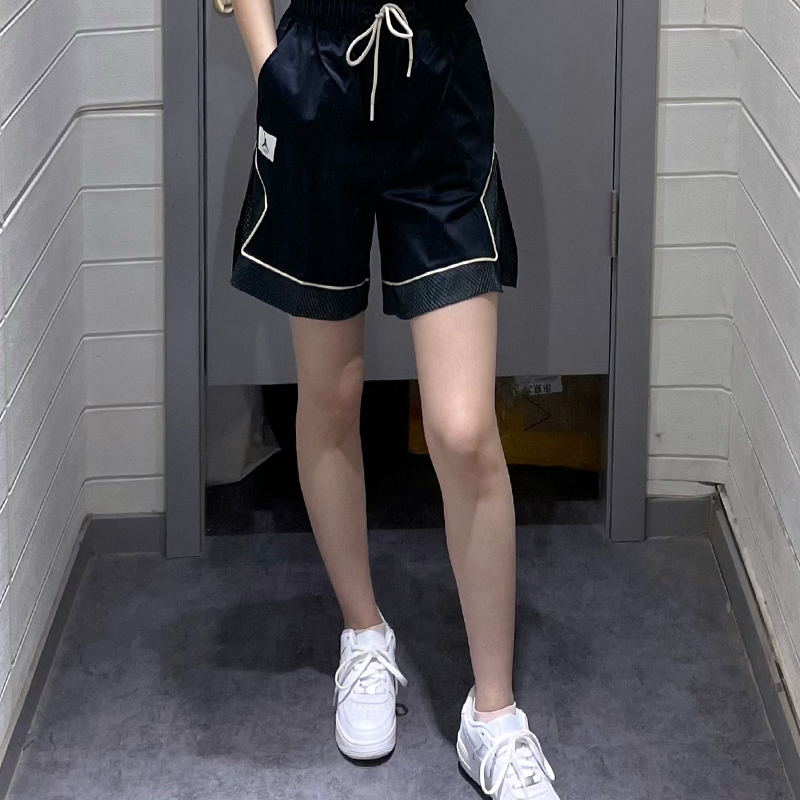 耐克Nike Jordan 女子梭织侧开叉网眼透气运动休闲短裤DO5042-010 运动服/休闲服装 运动中长裤／短裤 原图主图