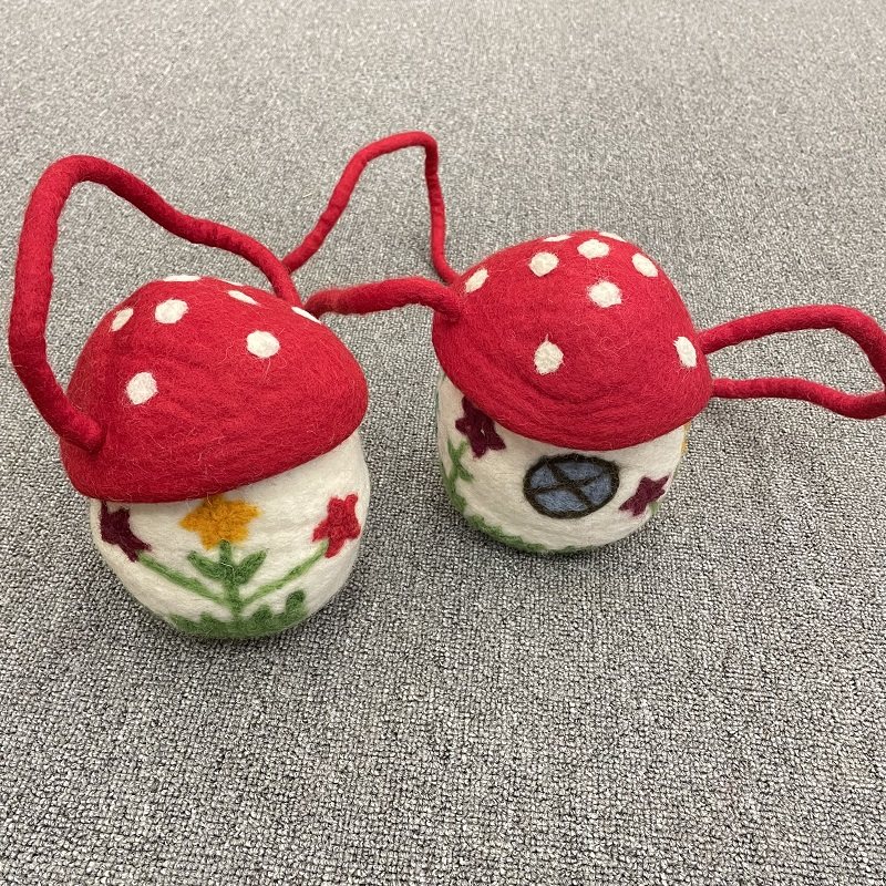 学生书包女式儿童可爱羊毛毡蘑菇