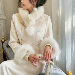 2025冬装韩版新中式绣花狐狸毛羽绒内胆羊毛呢套装上衣+半身裙女