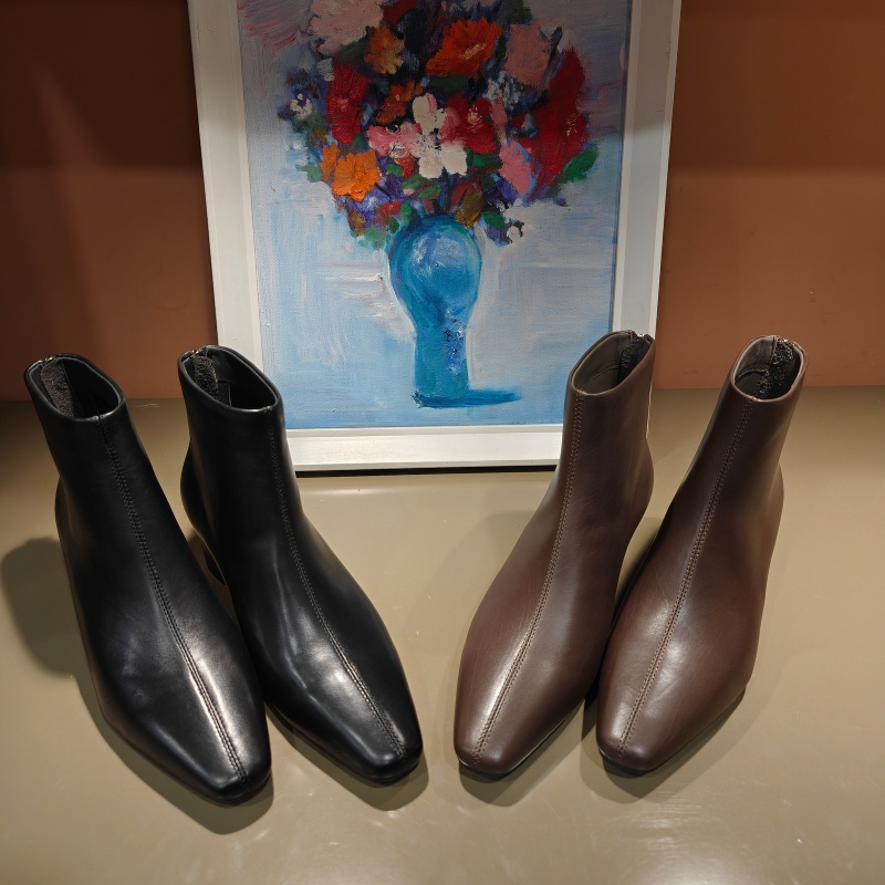 卡斯丹2025秋欧货新款胎牛皮小方头气质低跟短靴女后拉链粗跟单靴