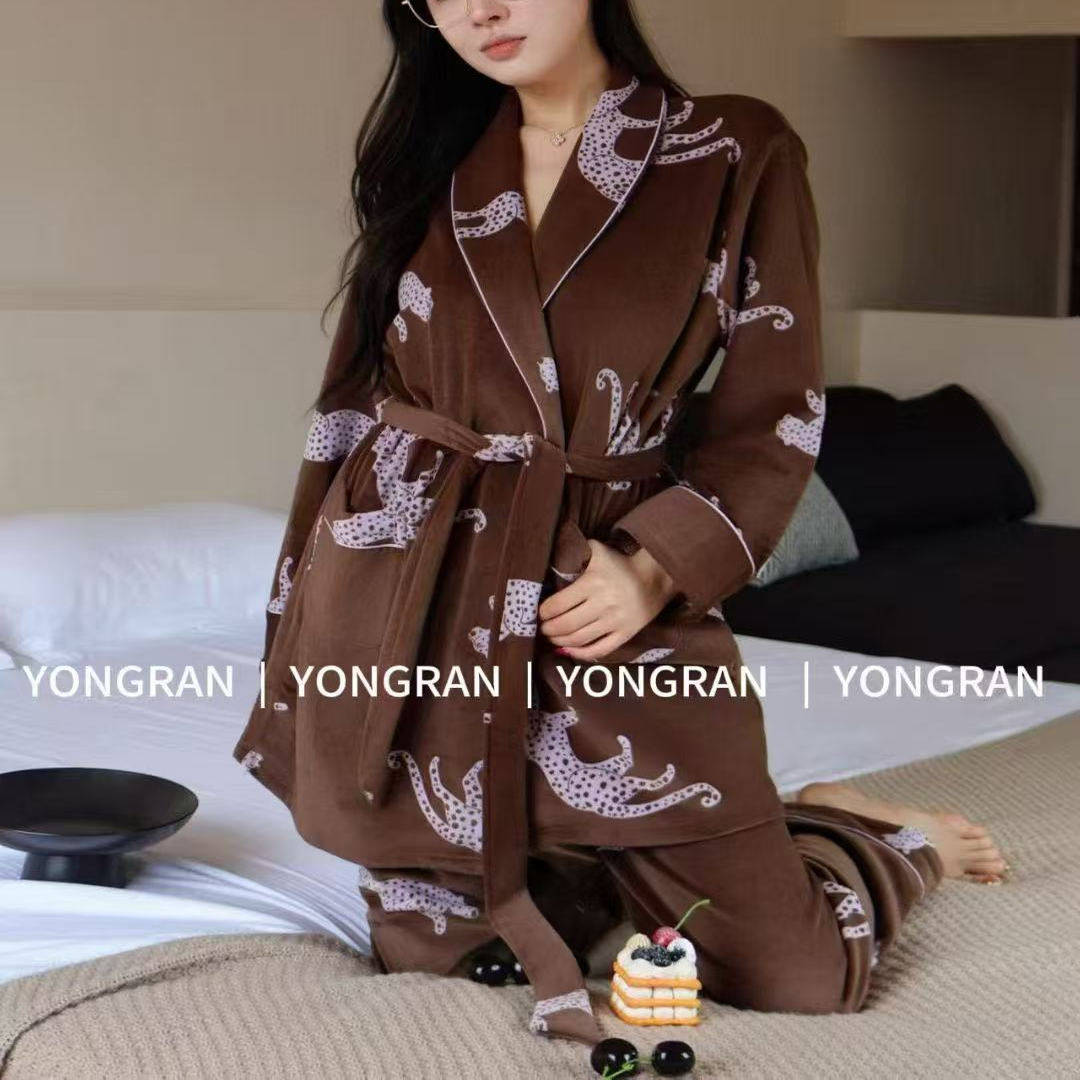 雍然加绒加厚女士睡袍冬睡衣套装女海岛绒2025新款豹子家居服两件