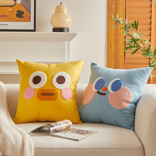 毛巾绣卡通抱枕客厅沙发靠垫潮趣车载办公室靠枕可爱女生午睡枕头