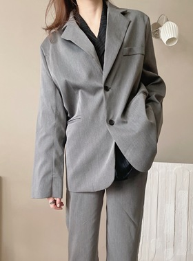 ANN and SAM 灰色西装
