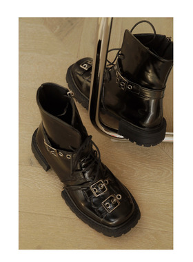 2025秋冬ANNandSAM自制暗黑搭扣酷炫方头马丁靴机车靴机能