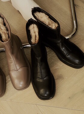 折扣ANNandSAM柔软英伦布洛克雕花黑色修腿显瘦马丁靴2025秋冬新