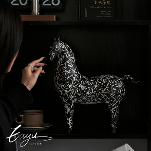 办公室桌面入户玄关轻奢高档高级感客厅电视柜书柜装饰品摆件马年