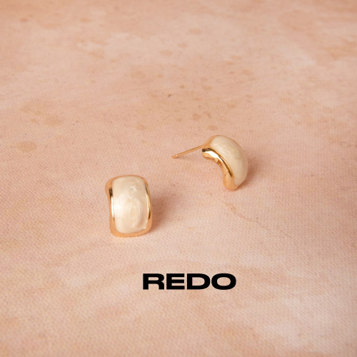 REDO白色方形耳环短剧郭宇欣同款