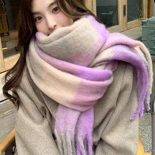 高级感马海毛格子围巾女冬季韩版氛围感显白百搭加厚披肩保暖围脖