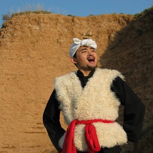 成人游击队武工队王二小放牛放羊娃阿宝腰鼓儿童民兵土八路表演服