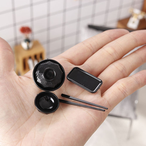 里左拉日式寿司碗筷子微缩食玩