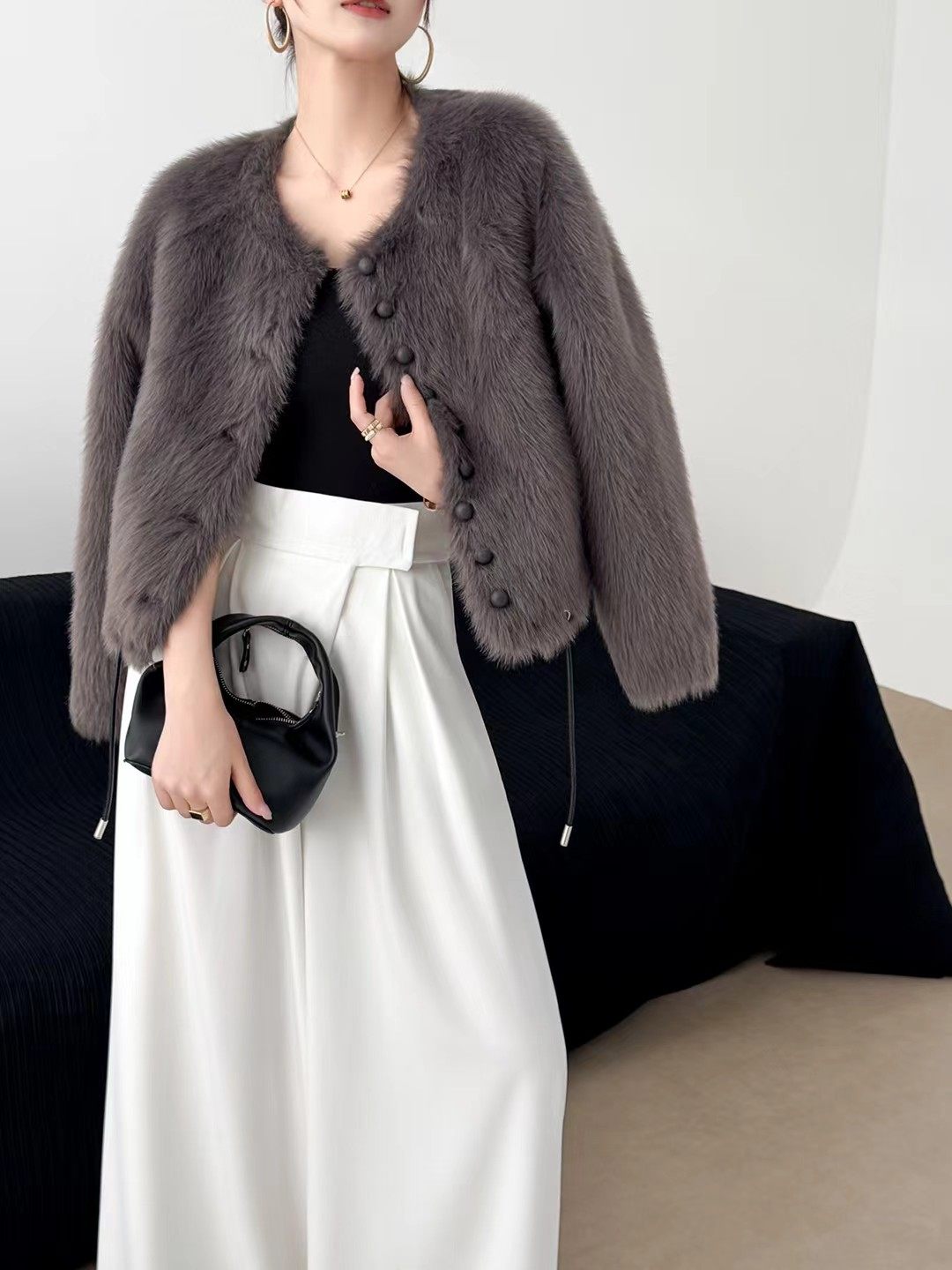 2026冬季新款女士带钻插扣皮草外套