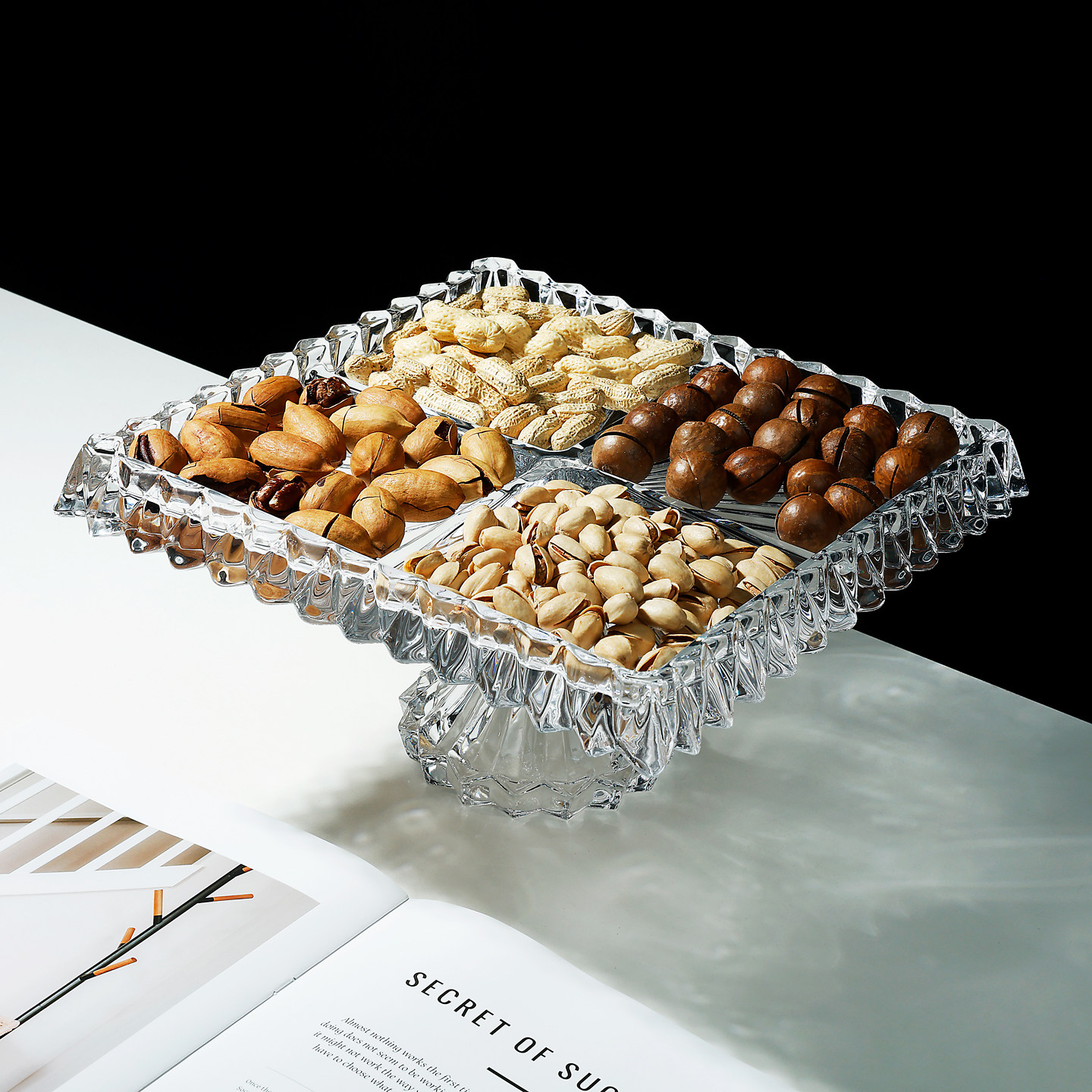 创意方形浮雕玻璃分格干果盘客厅茶几糖果零食摆放盘甜品点心托盘