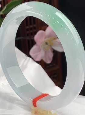 新缅甸翡翠货飘阳绿白底青双彩宽边正装贵妃圆条平安手镯玉石女款