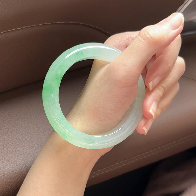 天然缅甸A翡翠镯子女晴水冰种飘花油青浅绿琉璃手镯道具拍照儿童