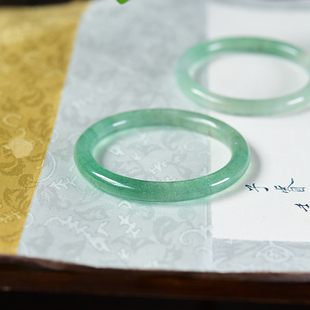 几款宽版绿草莓晶手镯国外订单yq取消处理真正的绿草莓水晶