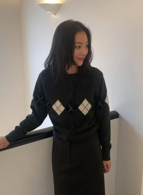 韩国nothingwritten吴小姐自留撞色菱形格纹针织开衫圆领毛衣新款