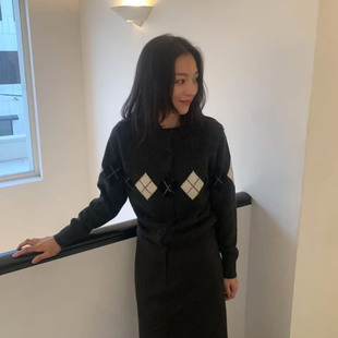 韩国nothingwritten吴小姐自留撞色菱形格纹针织开衫 圆领毛衣新款