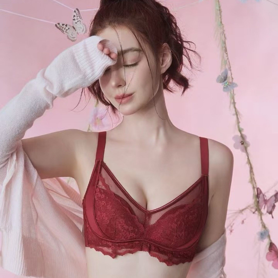 大杯罩大胸显小内衣女士性感蕾丝调整型收副乳防下垂胸罩文胸套装